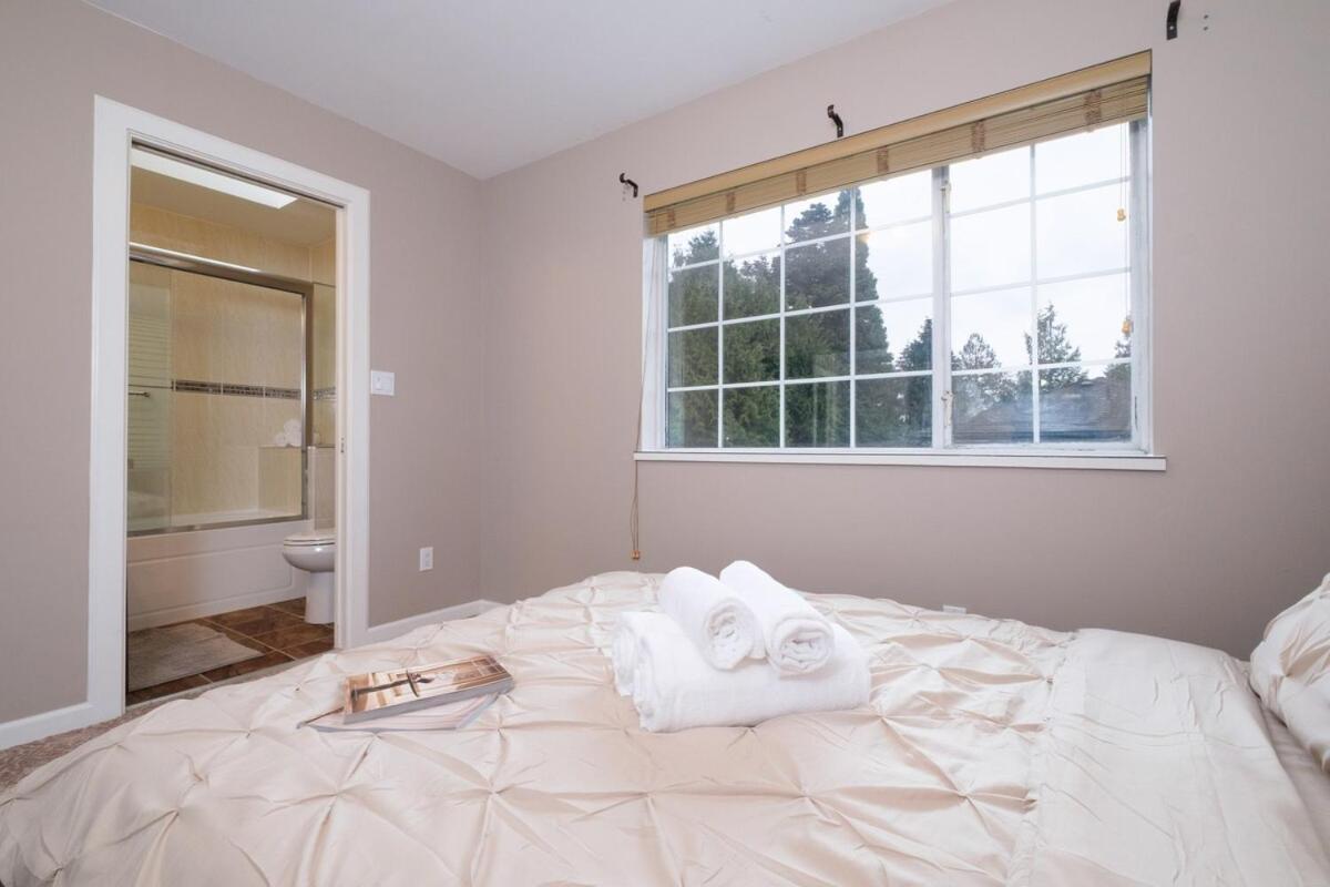Spacious 4Br W Ensuites Mins To Downtown Yvr Ubc Ванкувър Екстериор снимка