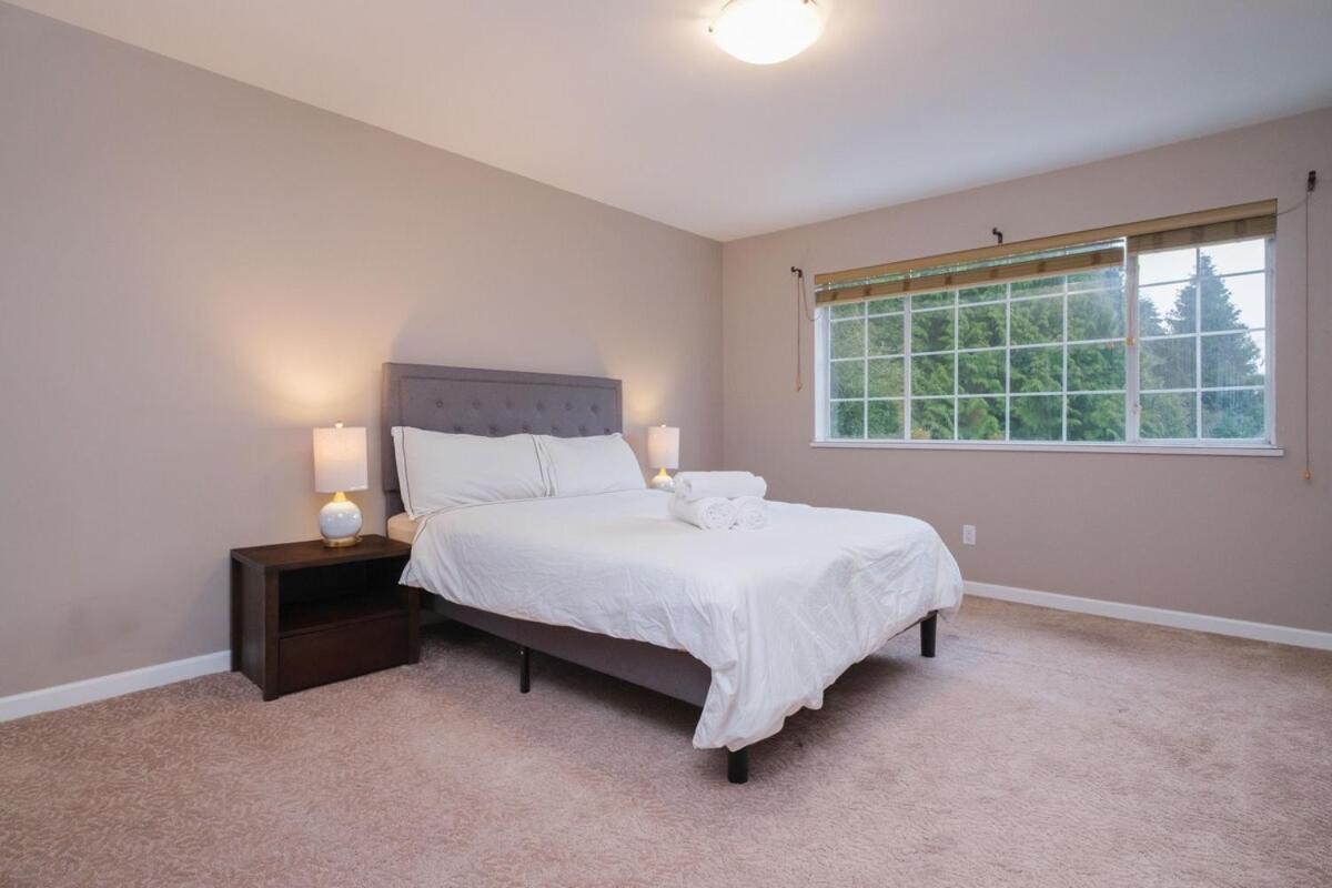 Spacious 4Br W Ensuites Mins To Downtown Yvr Ubc Ванкувър Екстериор снимка