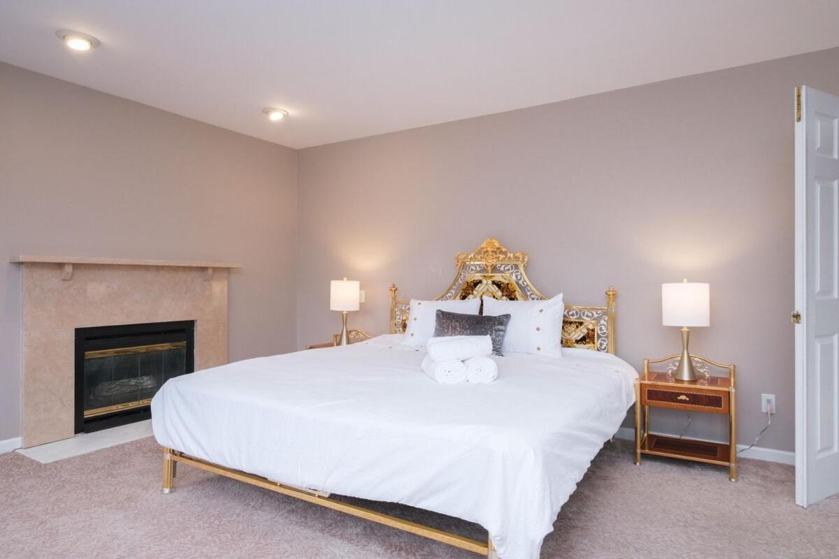 Spacious 4Br W Ensuites Mins To Downtown Yvr Ubc Ванкувър Екстериор снимка