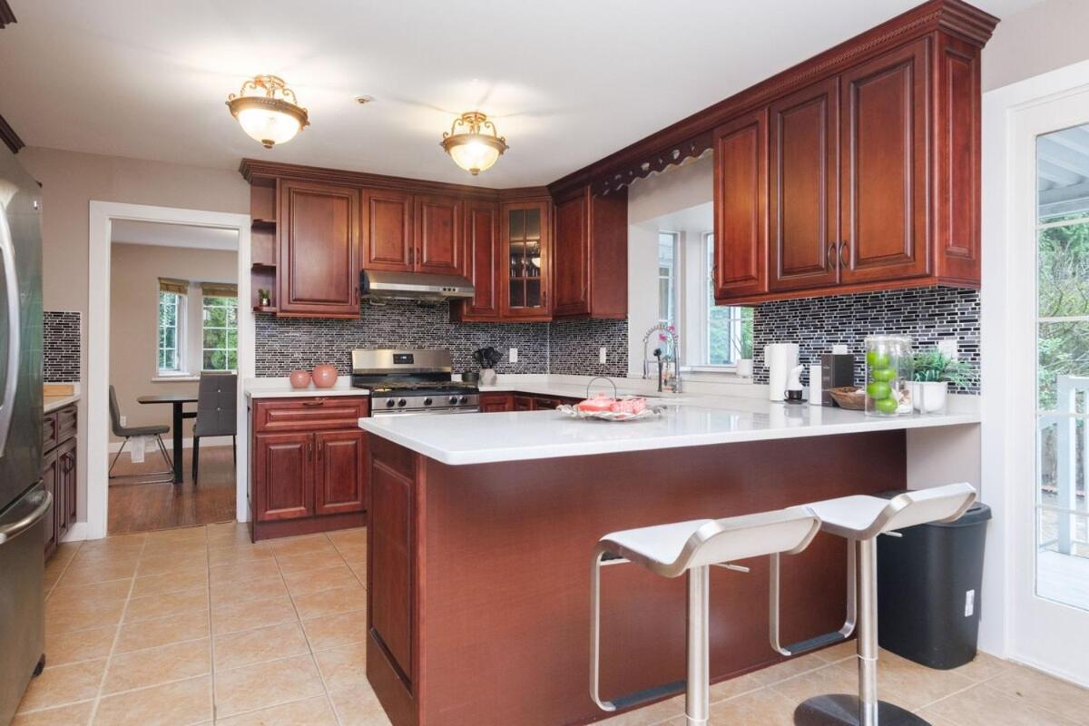 Spacious 4Br W Ensuites Mins To Downtown Yvr Ubc Ванкувър Екстериор снимка