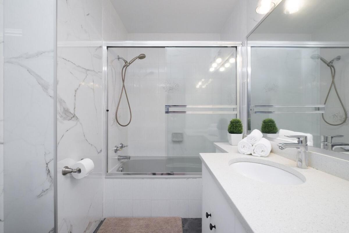Spacious 4Br W Ensuites Mins To Downtown Yvr Ubc Ванкувър Екстериор снимка