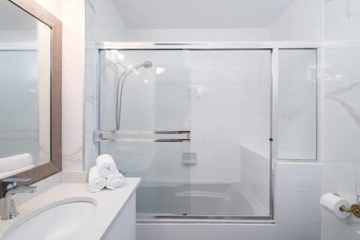 Spacious 4Br W Ensuites Mins To Downtown Yvr Ubc Ванкувър Екстериор снимка
