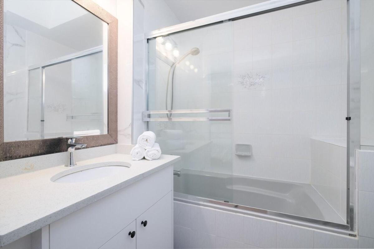 Spacious 4Br W Ensuites Mins To Downtown Yvr Ubc Ванкувър Екстериор снимка