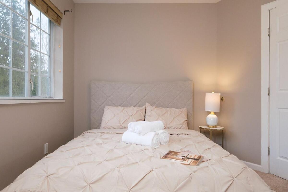 Spacious 4Br W Ensuites Mins To Downtown Yvr Ubc Ванкувър Екстериор снимка